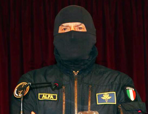 Il mondo della politica all’attacco del Comandante ALFA, ex leader del GIS (Gruppo Intervento Speciale) dei Carabinieri